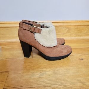 Naturalizer ankle booties